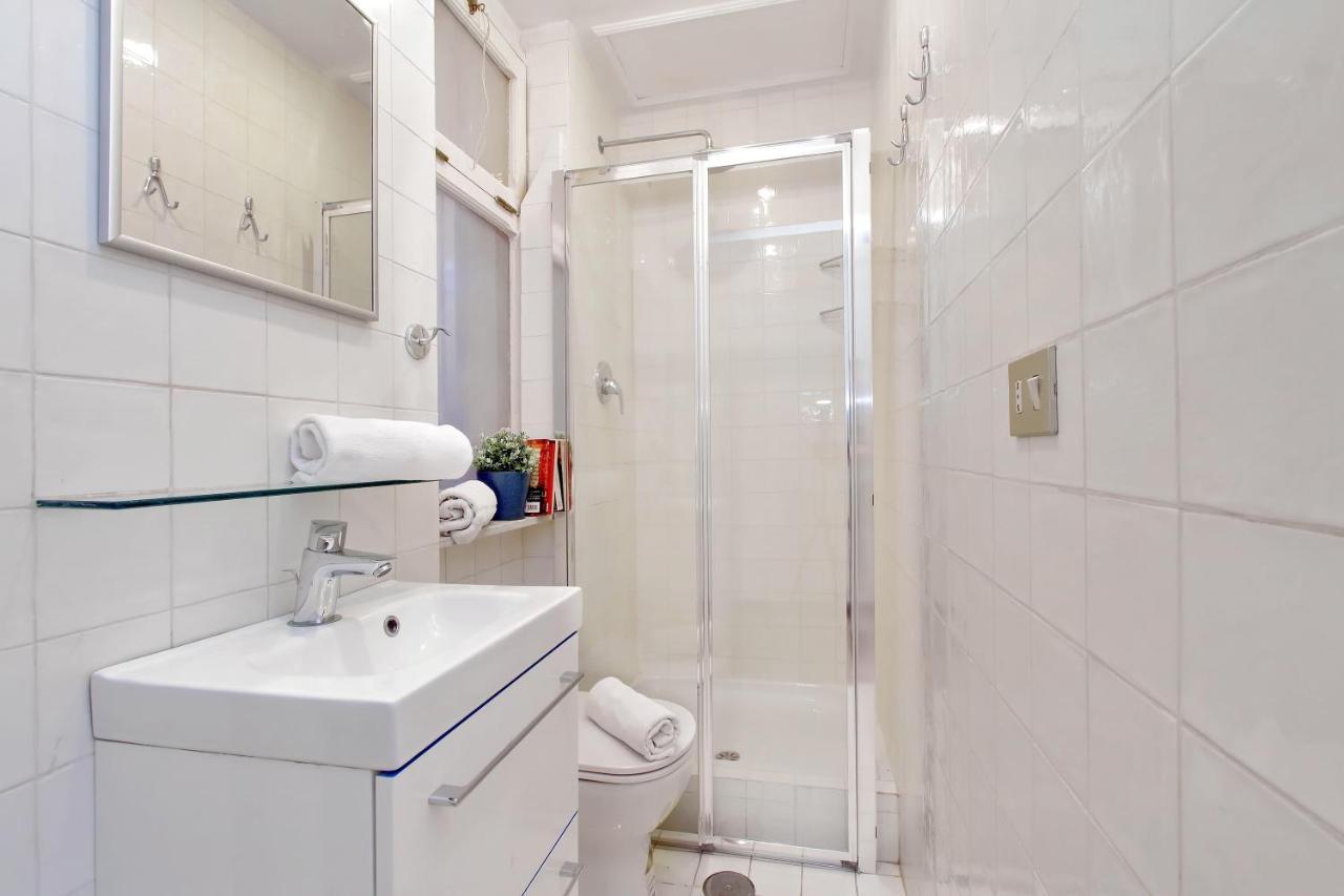 4Bnb - Tiberina Spacious Apartment โรม ภายนอก รูปภาพ